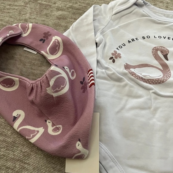 Swan Baby Outfit - 3 Piece set - Picture 5 of 6